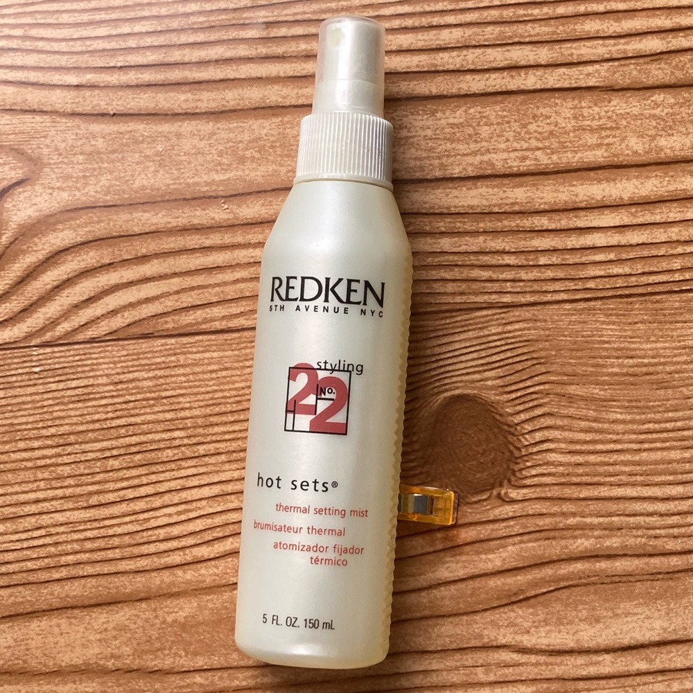 REDKEN Hot Sets 22 Thermal Setting Hair Mist Max Control 5 oz NEW, DISCONTINUED